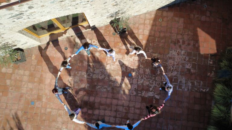 Beautiful Bees: mujeres que emprenden en el medio rural para regenerar comunidad y territorio