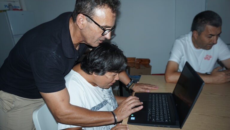 La tecnología no transforma sola: aprendizajes e impacto de ‘RuralTIC Aulas Digitalizadas’